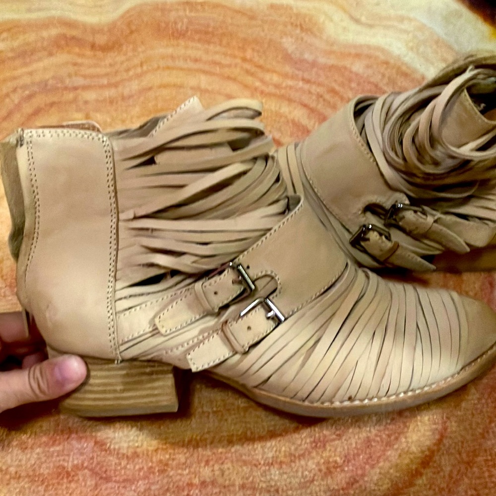 NWOT Jeffrey Campbell booties